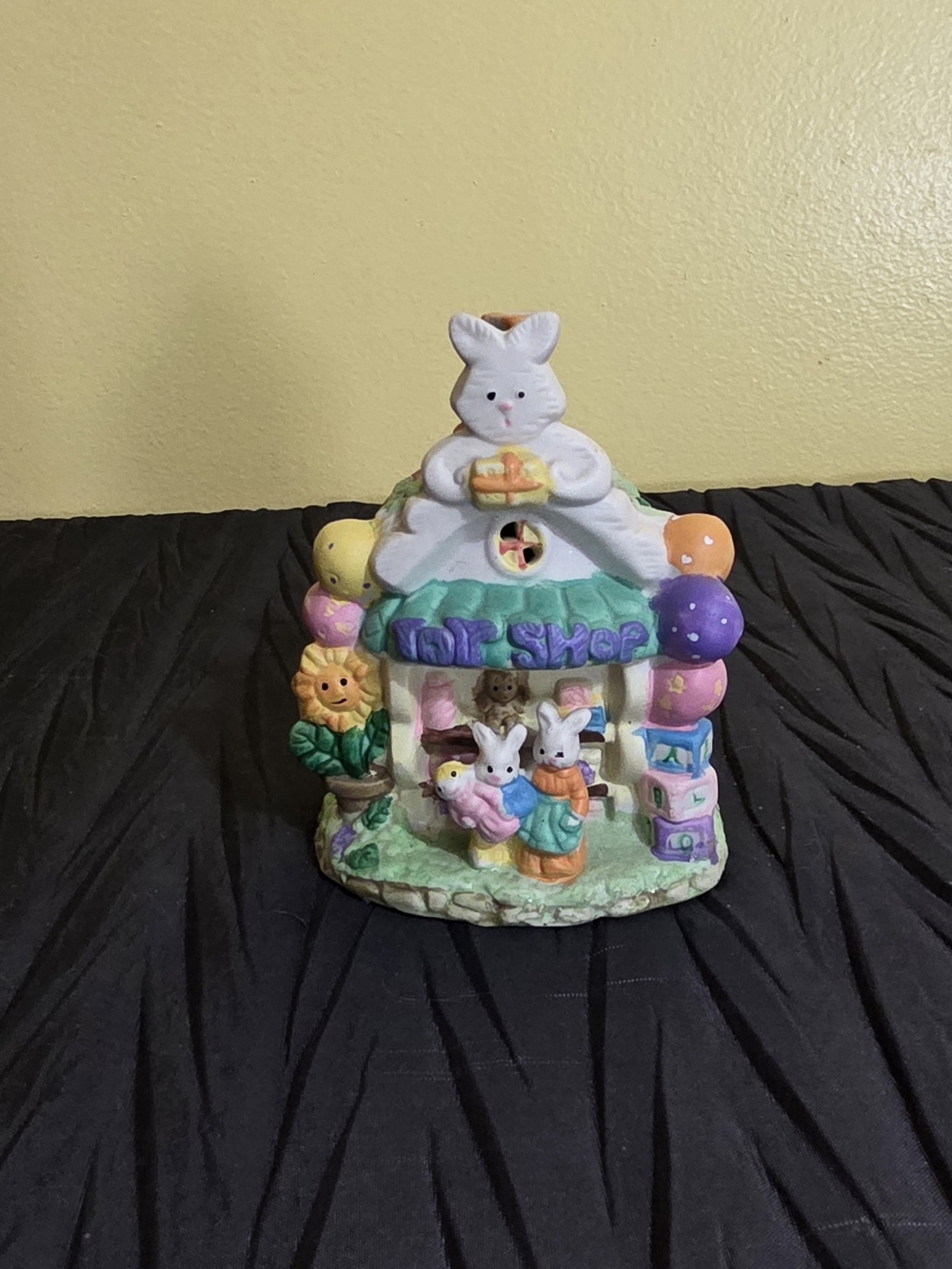 Hoppy Hollow 2003 Easter Bunny Toy Shop Figurine
